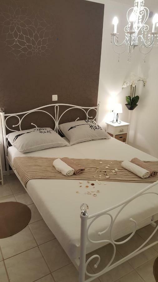 Apartmani Sarm Vir Exteriör bild
