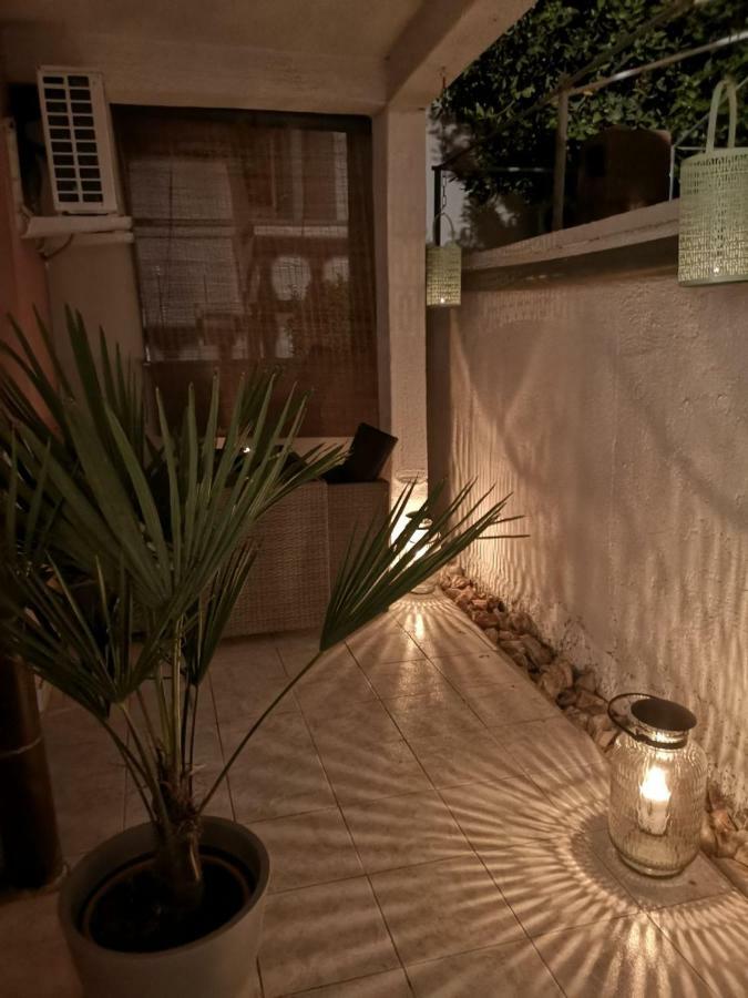 Apartmani Sarm Vir Exteriör bild